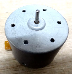 Mabuchi EG-500AD-9F 9v dc Cassette Deck Motor 9v CW 2400rpm motors - Picture 1 of 6