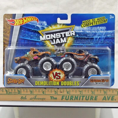 Scooby-Doo VS Monster Mutt 1:64 Hot Wheel Monster Jam Demolition Double 2017 NUEVO Foto 1 de 2