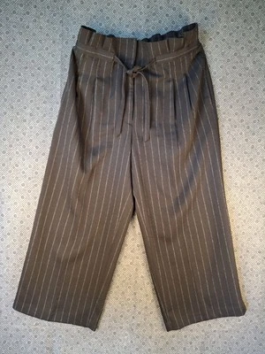 Pantalones cortos DKNY para mujer a rayas de tiro alto bolsa de papel pierna ancha talla 10 negros Foto 1 de 4