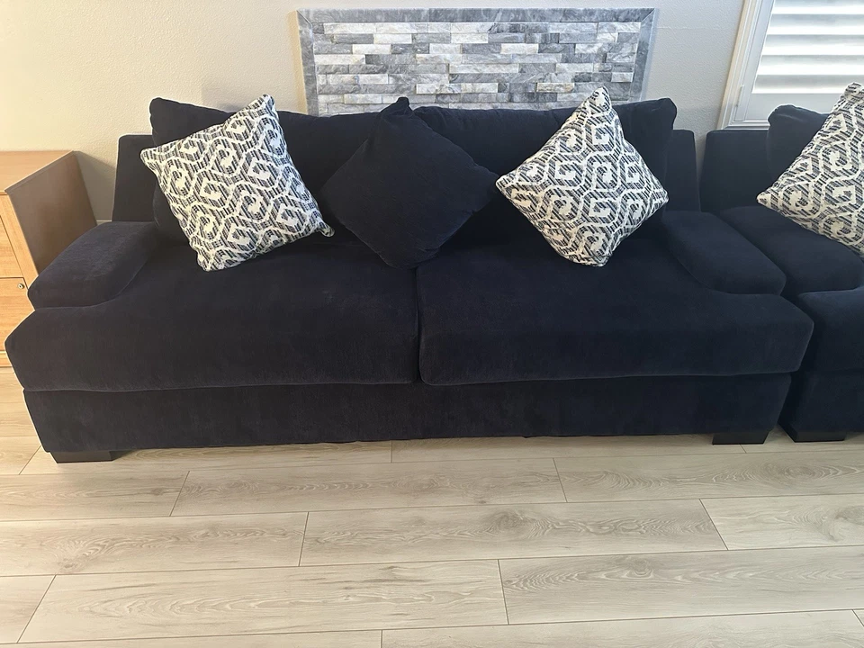 Sofá y sofá de dos plazas azul marino oscuro excelente estado precio a la venta Foto 1 de 3