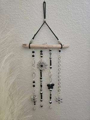 Flores de mariposa negra North Shore HI madera a la deriva con cuentas colgante de pared atrapasol Foto 1 de 4