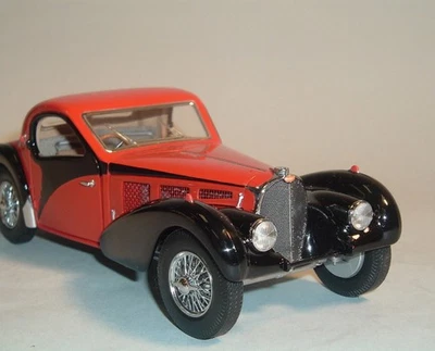 Franklin/Danbury mint 1:24 1936 Bugatti type 57 SC classic American Model 118 - Image 1 of 4