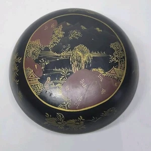 02K7 VINTAGE COFFRET BOITE RONDE LAQUE DE CHINE DECORS CHINOIS - Imagen 1 de 9