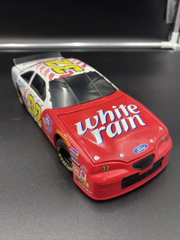 Mac Tools 1:24 Dale Jarrett Diecast #32 White Rain 1997 Ford Thunderbird Cover