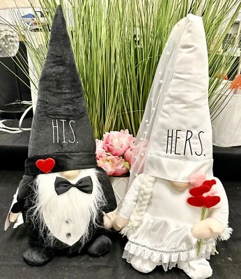 Rae Dunn Gnomo Boda Pareja Él y Suya 20” Novia y Novio Nuevo con Etiquetas Foto 1 de 4