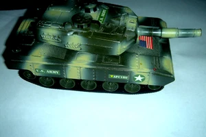 CHAR MILITAIRE FUNRISE GI JOE ARMY 1999 - s'allume - Photo 1/5