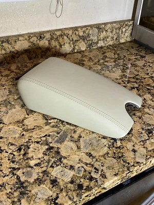 Infiniti EX35 2010-2013 G37 2008-2012 consola central tapa reposabrazos beige tostado OEM Foto 1 de 4