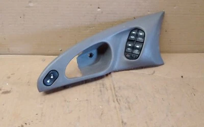 Ford Focus 2001 4 puertas puerta del conductor delantero interruptor de ventana principal en bisel gris Foto 1 de 4