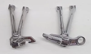 07-08 SUZUKI GSXR1000 REAR BACK PASSENGER PEG SET PAIR - Picture 1 of 8