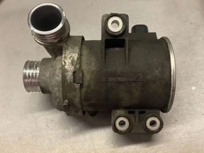 BMW 328i 2012 2,0 turbo bomba de agua eléctrica Foto 1 de 3