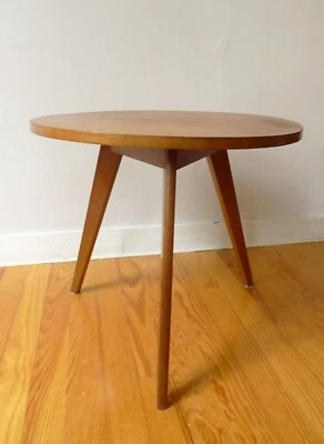 TABLE BASSE RONDE TRIPODE  EN CHÊNE DESIGN ANNÉES 60 50 VINTAGE 1950K - Photo 1/4
