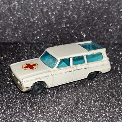 Vintage 1960’s Husky Studebaker Wagonaire Ambulance #30 Great Britain R702 - Image 1 of 4