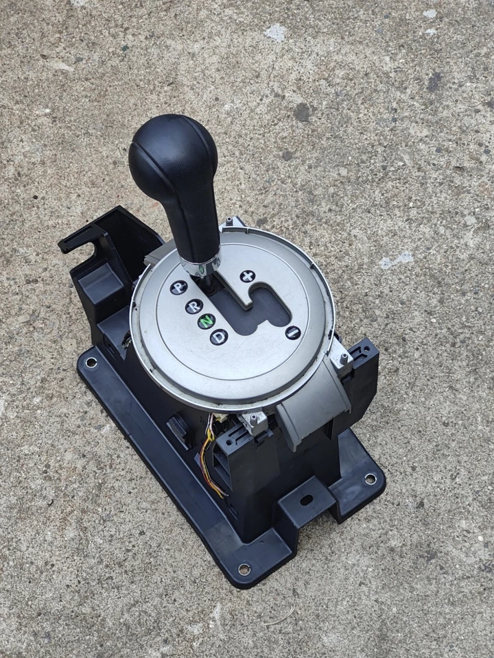 ✅ Selector de palanca de cambios de piso Mitsubishi Endeavor 2004-2011 OEM Foto 1 de 4