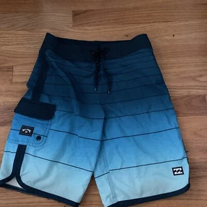 Billabong Boys Recycler Boardshorts Size 23 - Picture 1 of 4