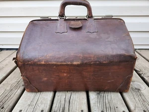 Antique 1800s/ Early 1900s Leather Doctor Bag Rare Apothecary Medicine Bag Kit - Picture 1 of 16