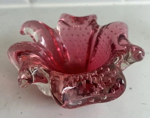 Bol en verre d'art vintage 1960 marqué de Murano rouge mignonne pièce - Photo 1/8