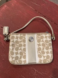 Coach Outlet Heritage Stripe Chelsea Khaki/Gold Signature Canvas Stripe Wristlet - Picture 1 of 6