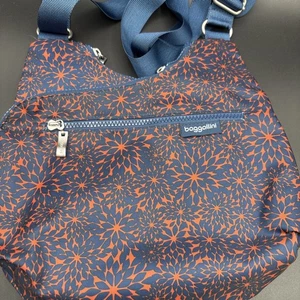 Baggallini Midnight Blossom Nylon Criss Cross Crossbody blau/orange - top - Bild 1 von 10