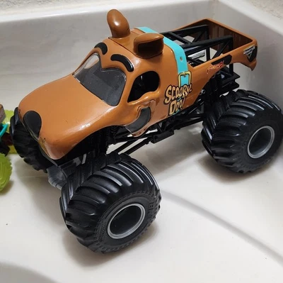 * РЕДКАЯ * 2014 MONSTER JAM SCOOBY-DOO 1:24 БОЛЬШОЙ МАСШТАБ MONSTER TRUCK ОТЛИЧНОМ СОСТОЯНИИ - Изображение 1 из 4