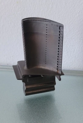 HPT STG 3 - Hoja de turbina de motor a chorro de alta presión/agujeros de refrigeración - B737 - CFM56 Foto 1 de 4