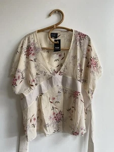 Lady’s Evie cap sleeve Floaty Floral Back Tie Blouse Top Size 22 / 24 BNWT - Picture 1 of 6