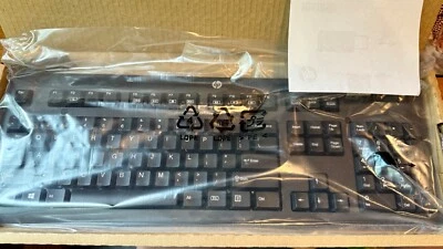 NEW HP Wireless Keyboard + USB Dongle ME US  690500-003 - Image 1 of 3