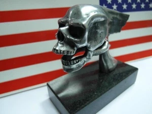 Calavera voladora estilo West Coast Choppers, aluminio, adorno de capucha, peso de papel - Imagen 1 de 1