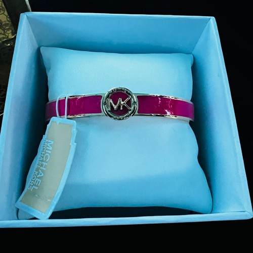 Bracciale MICHAEL KORS Haute tono oro fucsia corallo smalto cerniera NUOVO