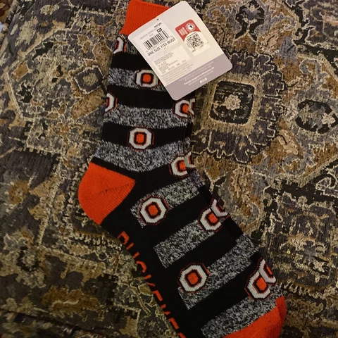 Original MUKLUKS Gameday Ohio State Buckeyes NCAA Womens/Mens Cushioned Socks Cover