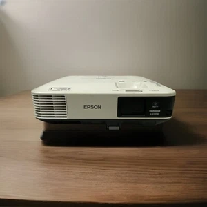 Epson 1985WU 3LCD Projector WUXGA 4800 Lumens Office Full HD HDMI w/Remote - Picture 1 of 4