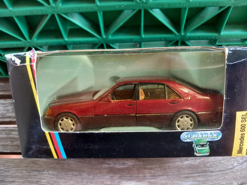 Miniature Mercedes 600 SEL Schabak 1/43 - Photo 1/1