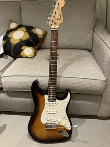 FENDER Squier Stratocaster Electric Guitar 3 Tone Sunburst and Rosewood - Picture 1 of 20