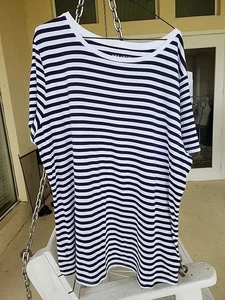 Ava & Viv White V Neck T Shirt Size 2X Black and white stripped - Picture 1 of 3