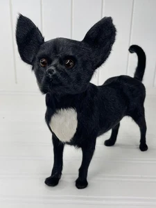 "Figura masculina realista de 9"" x 8"" de colección con ojos de vidrio blanco negro perro de piel real Chihuahua" - Imagen 1 de 14