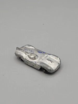 Coche de carreras Tootsietoy Jaguar D-Type Le Mans púrpura plata fundido a presión hecho en EE. UU.  Foto 1 de 4