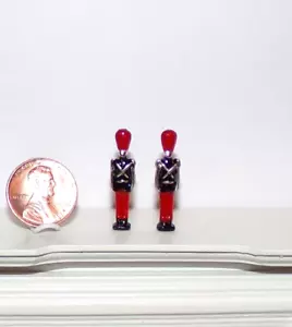 PAR DE SOLDADOS CASCANUECES DE NAVIDAD EN MINIATURA CASA DE MUÑECAS ESCALA 1:12 PERSONALIZARLO - Imagen 1 de 10