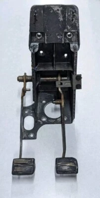 98 Dodge  Dakota MANUAL Transmission Clutch Pedal Assembly 1997 1998 1999 2000 - Image 1 of 4