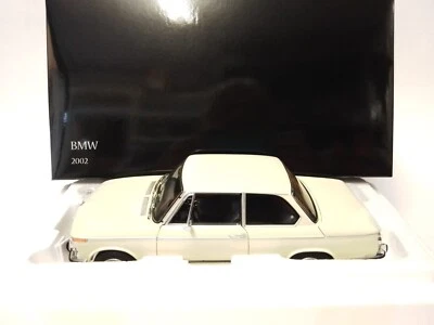 Kyosho BMW 2002 tii beige 1972 1/18 08543ML - Immagine 1 di 3