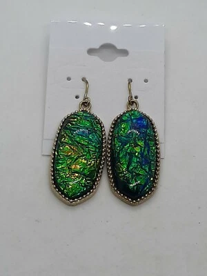 Preciosos pendientes colgantes de imitación ópalo madreperla tono dorado nuevos sin etiquetas  Foto 1 de 4