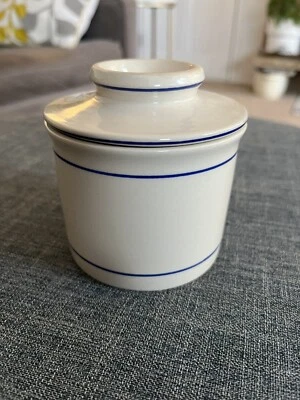 Gres esmaltado Norpro Butter Keeper 3 1/2" de ancho 3" de profundidad, granja, cottagecore Foto 1 de 4