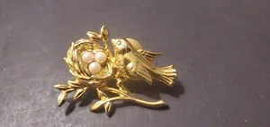 Vintage Brosche Anstecknadel Gold Vogel im Nest - Bild 1 von 2