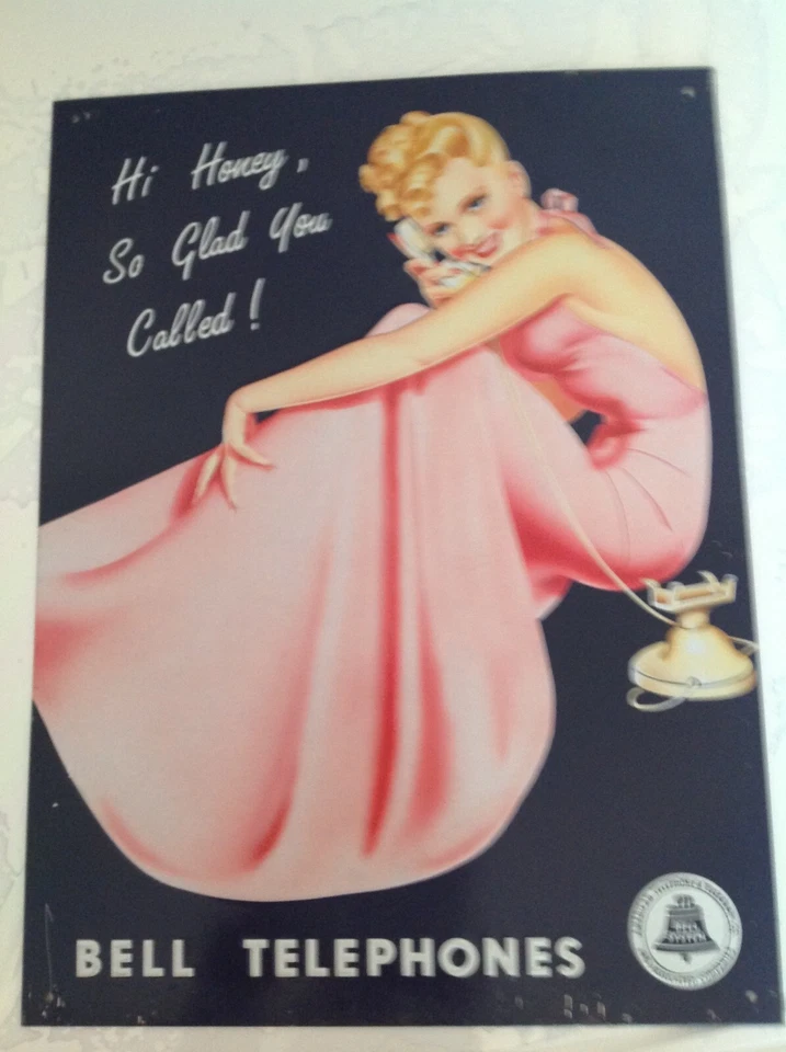 TRES RARE ANCIENNE TOLE EN RELIEF DE 1993 PIN-UP BELL TELEPHONE - Photo 1/1