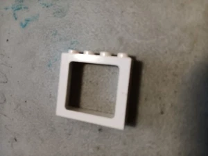 Lego white Window 1 x 4 x 3 Train - 2 Hollow Studs and 2 Solid Studs 6556 - Picture 1 of 1