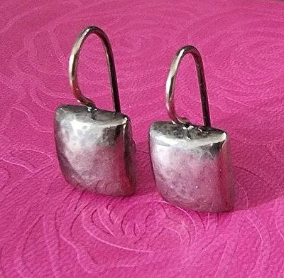 SILPADA VINTAGE 925 STERLING SILVER HAMMERED SQUARE EARRINGS W1970 - Image 1 of 4