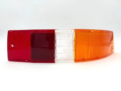 Lente de luz trasera europea Porsche 911 / 912 SWB, derecha (1965-68) Foto 1 de 4