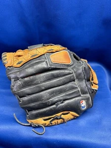 Wilson Model  A 2451 11" Baseball Glove Mitt RH Thrower - Picture 1 of 9
