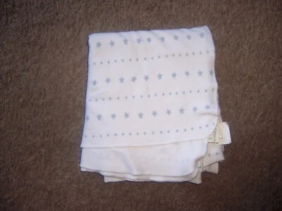 Manta suave para bebé Pottery Barn Kids azul blanco estrellas Foto 1 de 2
