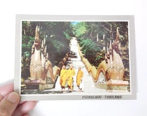 Antigua postal dragón escalera que conduce al templo Doi Suthep Chieng Mai Tailandia - Imagen 1 de 5