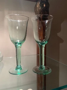 3 grüne Stiel mundgeblasene Kelche ausgestellte Tops, neuwertig 2 Größen verfügbar - Bild 1 von 3