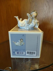 Vintage Lladro #5725 "Making a Wish" Angel With Star Figurine - With Box - Picture 1 of 7
